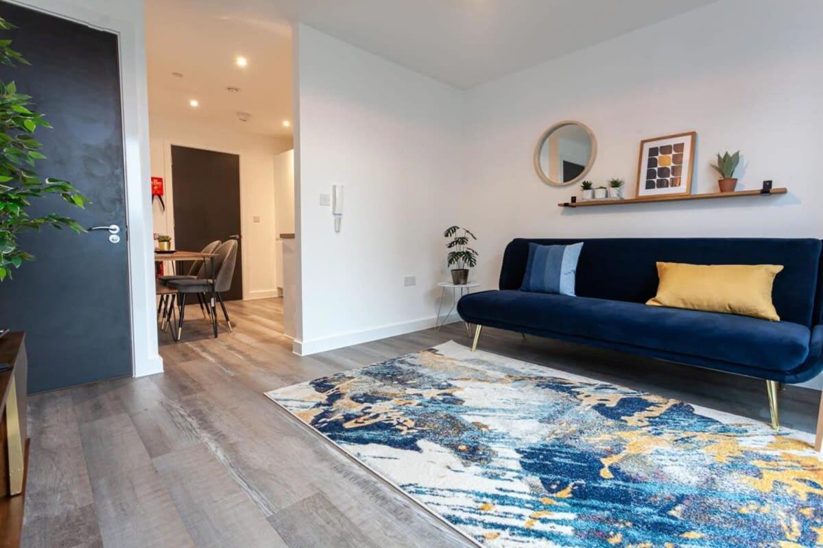 Superb 3 Bed Flat 5min to Old Trafford Stadium Manchester Exterior foto