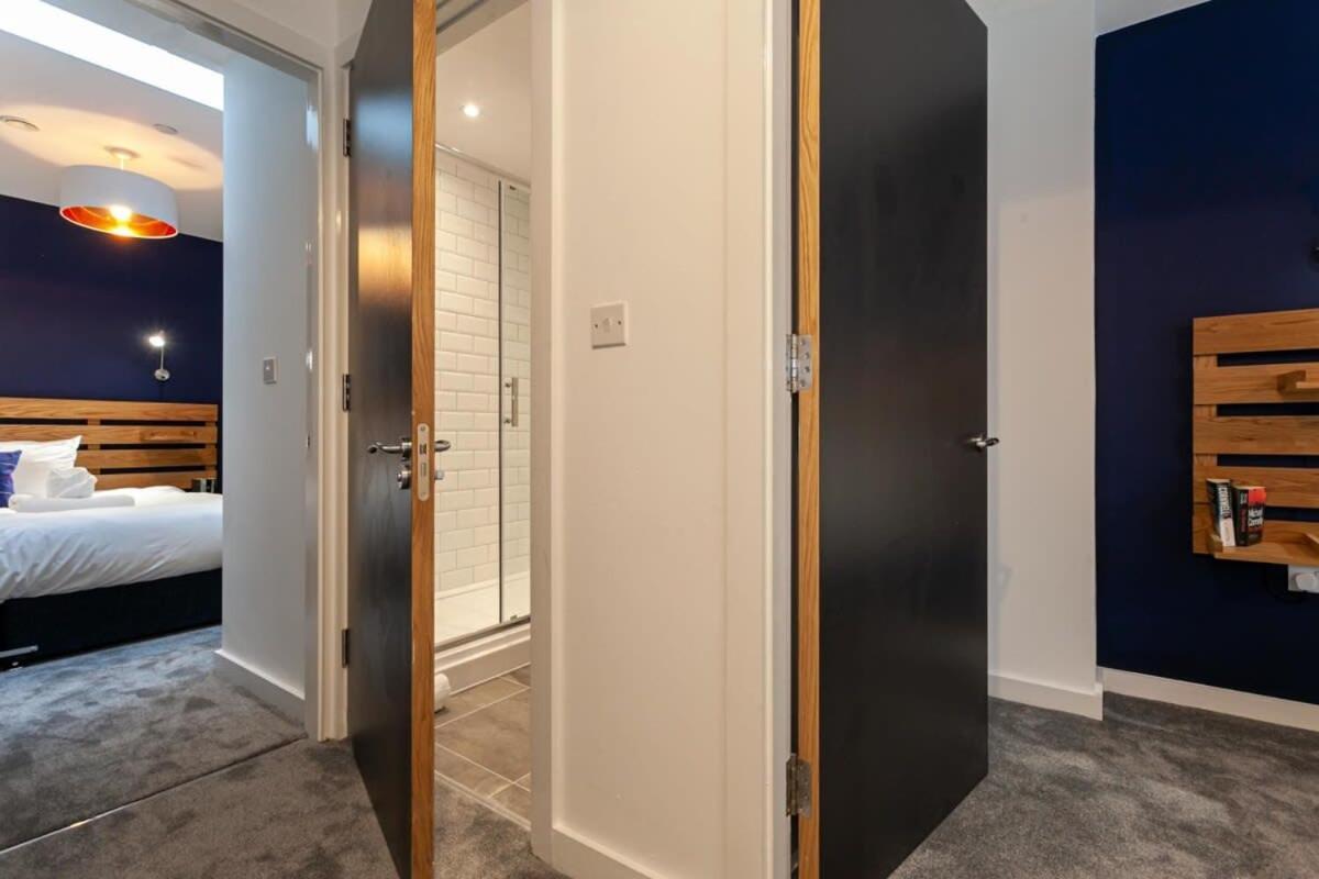Superb 3 Bed Flat 5min to Old Trafford Stadium Manchester Exterior foto